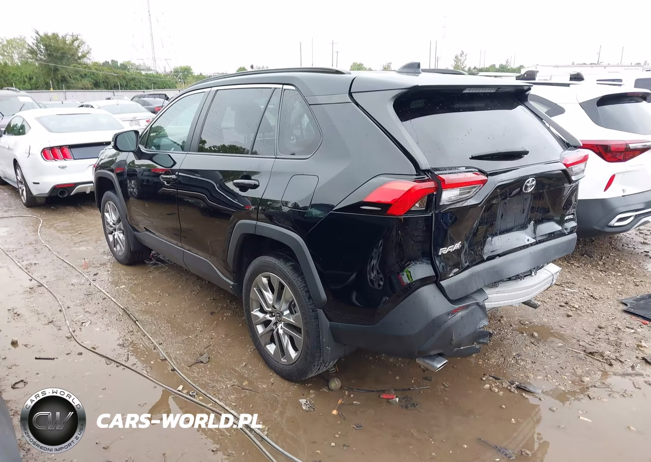 2023 Toyota Rav4 Xle Premium VIN:2T3A1RFV2PW352446 - 3