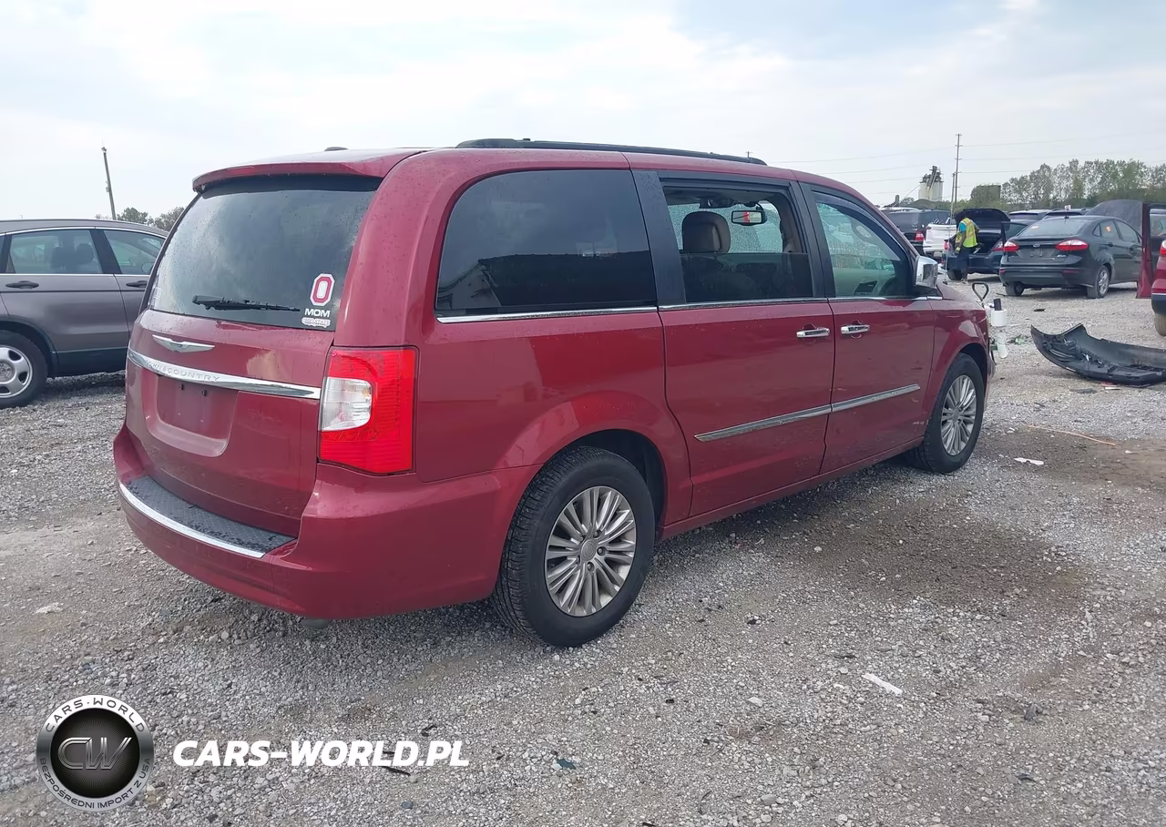 2015 Chrysler Town & Country Touring-L VIN:2C4RC1CG9FR755093 - 4