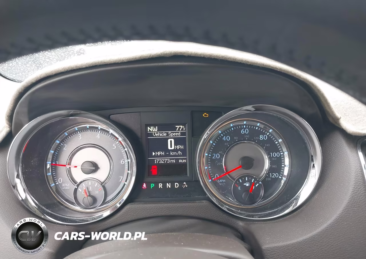2015 Chrysler Town & Country Touring-L VIN:2C4RC1CG9FR755093 - 7