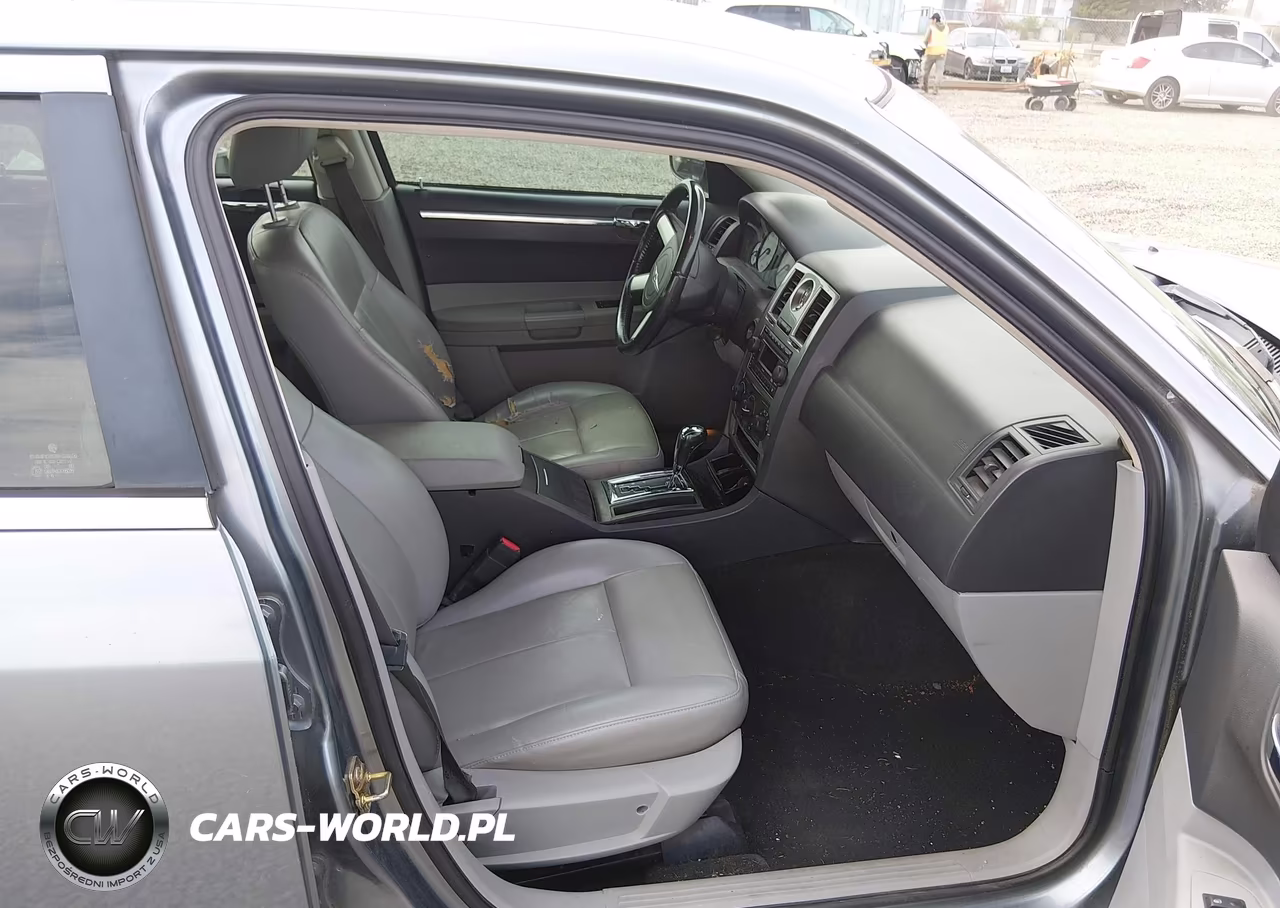 2006 Chrysler 300 Touring VIN:2C3KA53G46H458564 - 5