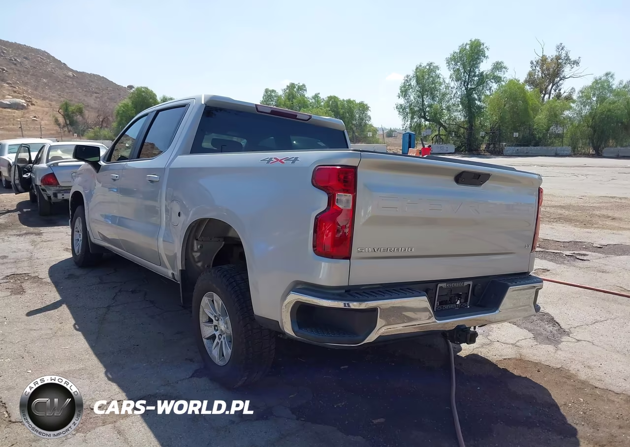 2021 Chevrolet Silverado 1500 Lt VIN:1GCUYDED9MZ327642 - 3