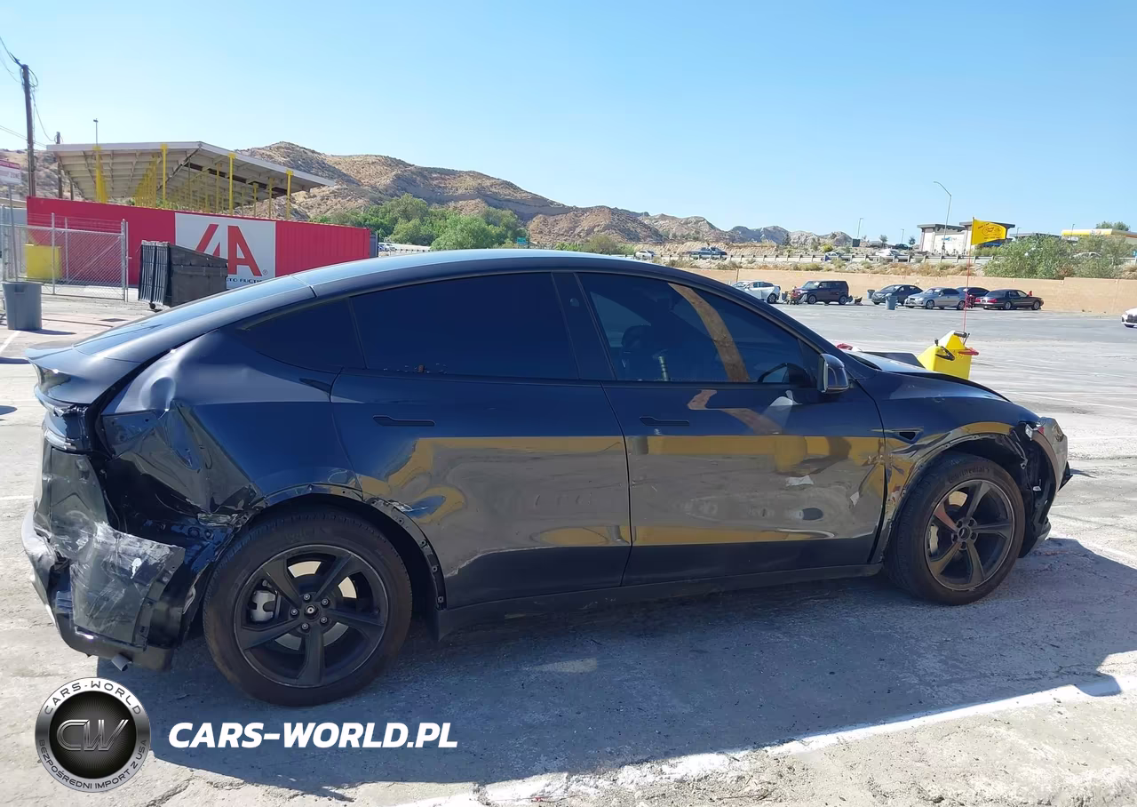 2026 Tesla Model Y Premium Rear-Wheel Drive-Rear-Wheel Drive VIN:7SAYGDED7TF525762 - 13
