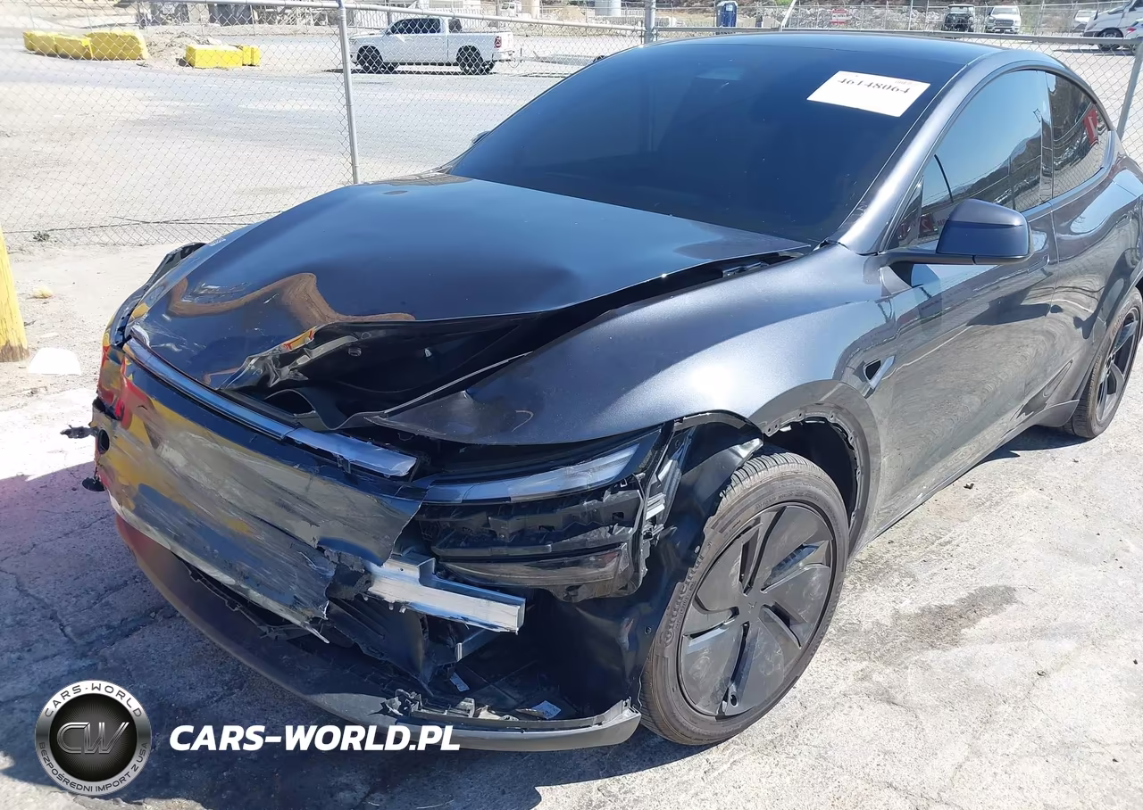 2026 Tesla Model Y Premium Rear-Wheel Drive-Rear-Wheel Drive VIN:7SAYGDED7TF525762 - 6