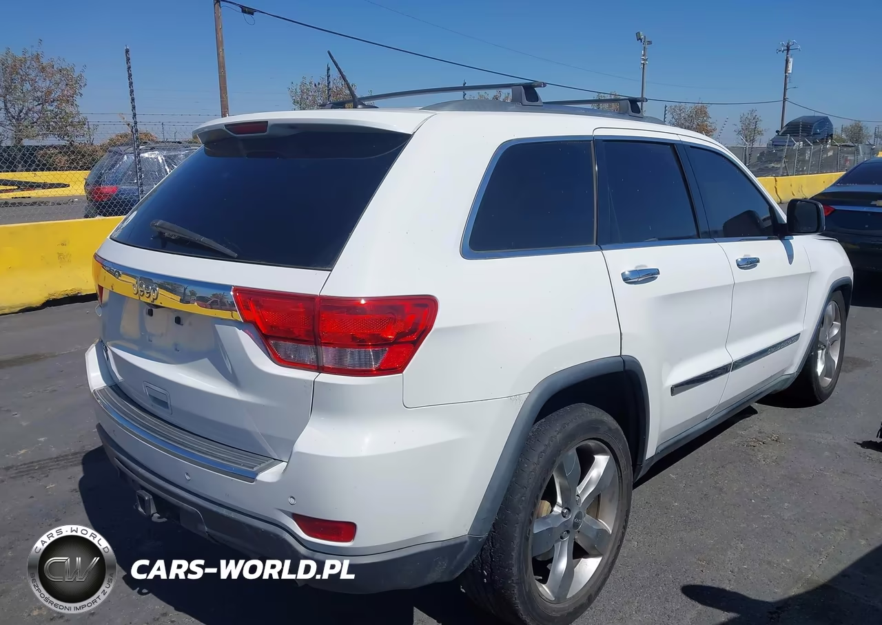 2013 Jeep Grand Cherokee Overland VIN:1C4RJFCT2DC525174 - 4