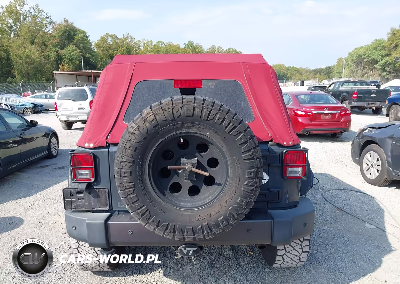 2017 Jeep Wrangler Unlimited Freedom 4X4 VIN:1C4BJWDG5HL563121 - 17