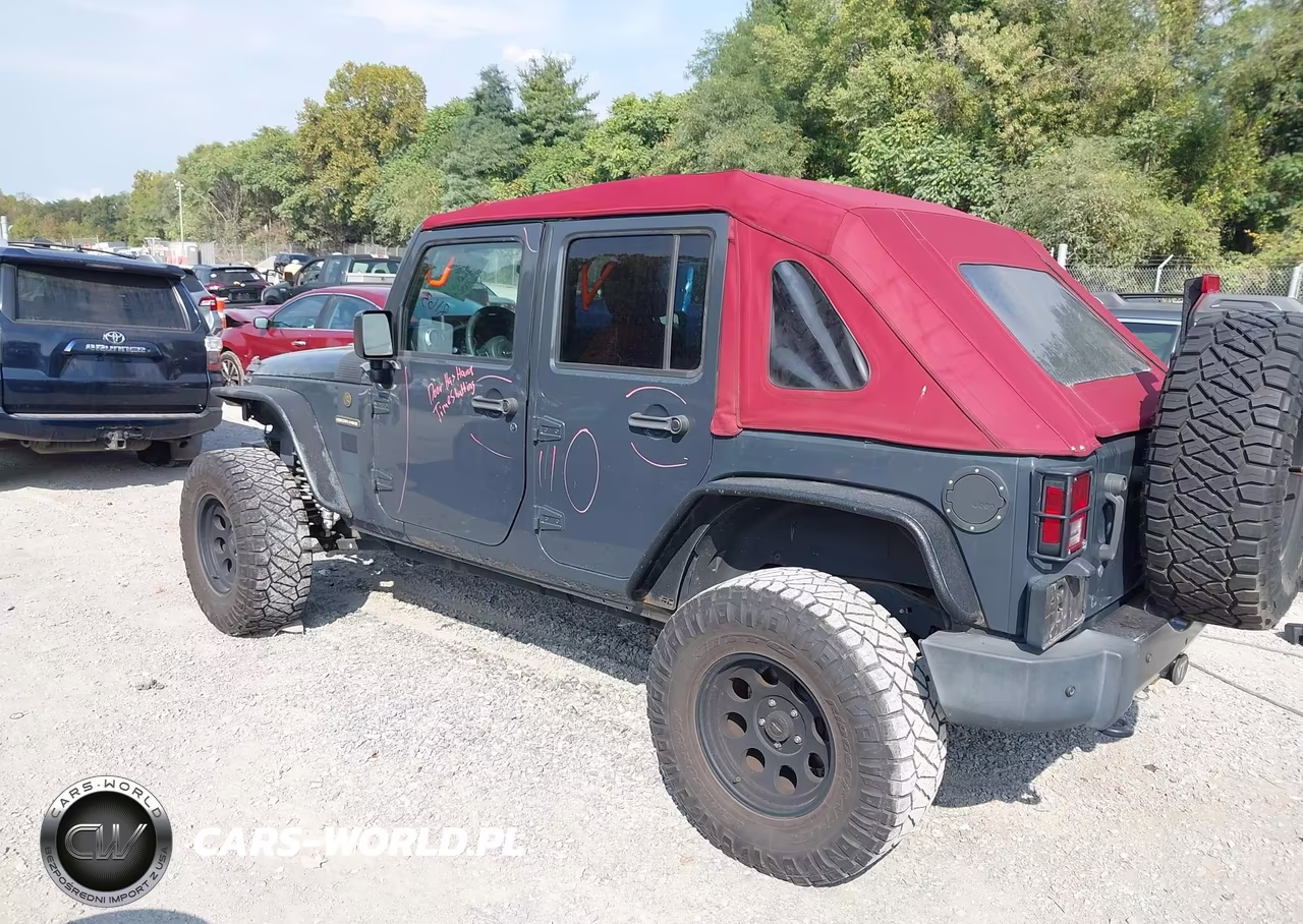 2017 Jeep Wrangler Unlimited Freedom 4X4 VIN:1C4BJWDG5HL563121 - 3