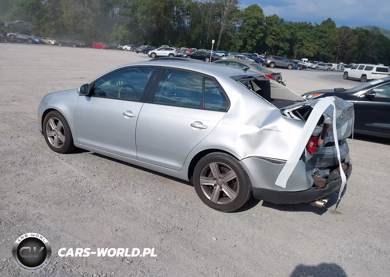 2010 Volkswagen Jetta S VIN:3VWJZ7AJ7AM002799 - 3