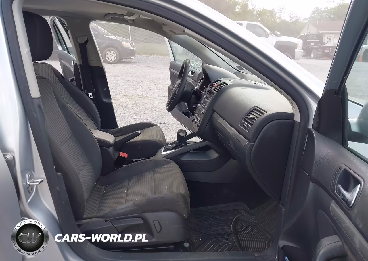 2010 Volkswagen Jetta S VIN:3VWJZ7AJ7AM002799 - 5