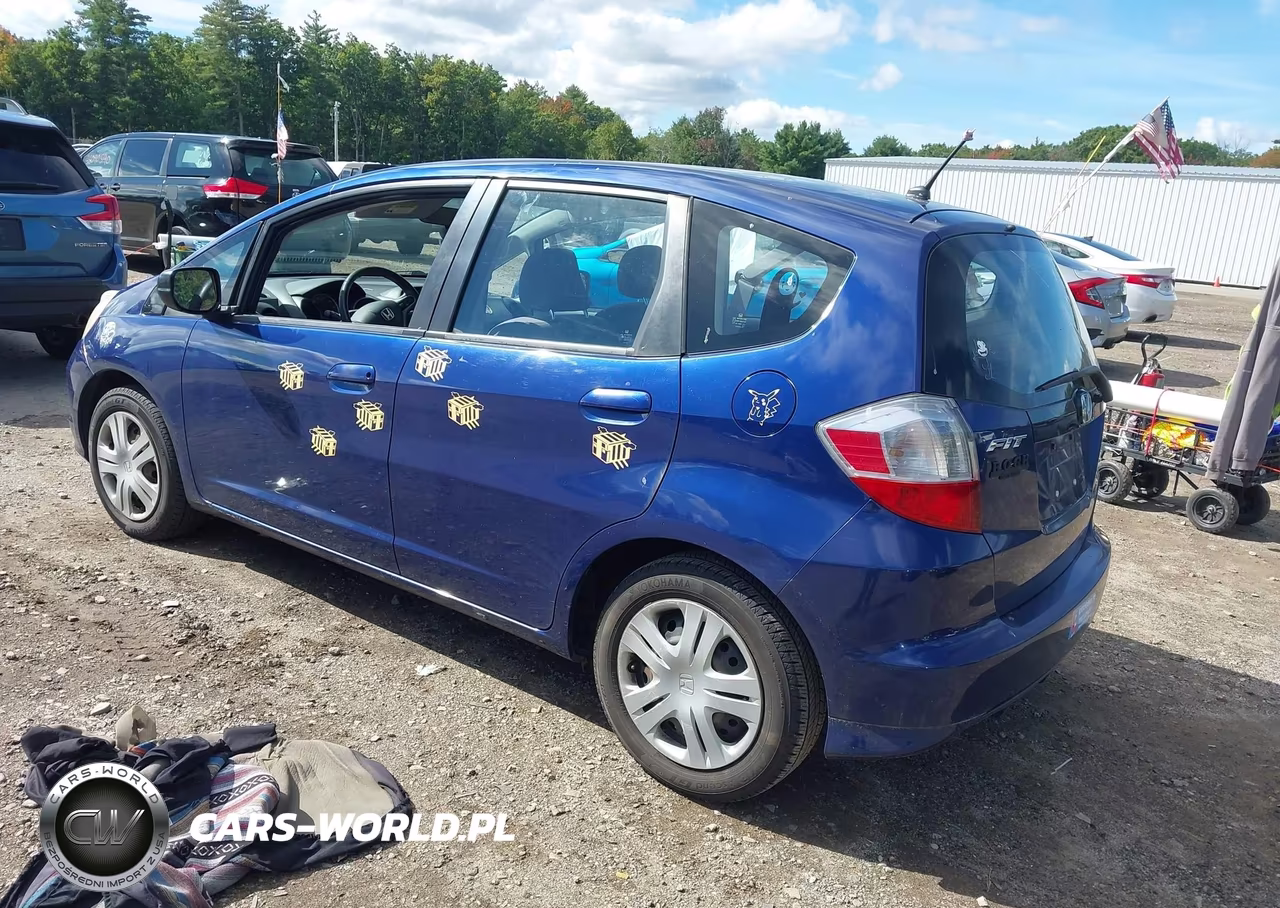 2011 Honda Fit VIN:JHMGE8H34BC006722 - 3