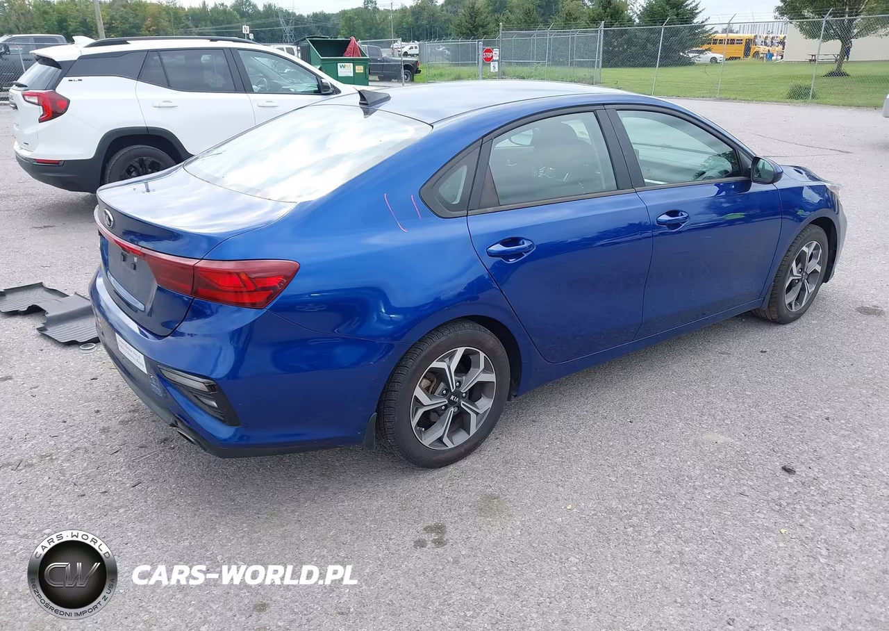 2019 Kia Forte Lxs VIN:3KPF24AD9KE130284 - 4