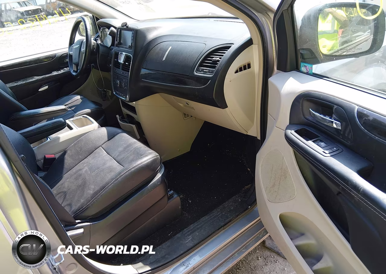 2016 Chrysler Town & Country Touring VIN:2C4RC1BG1GR231262 - 5