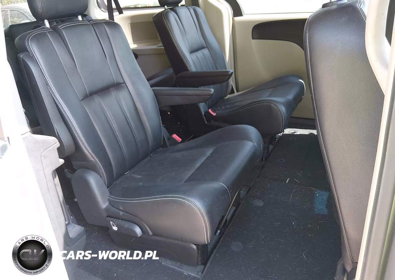 2016 Chrysler Town & Country Touring VIN:2C4RC1BG1GR231262 - 8