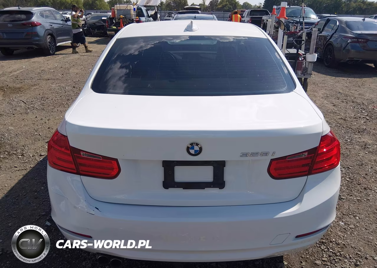 2015 BMW 3 Series 328I VIN:WBA3A5G55FNS87384 - 16