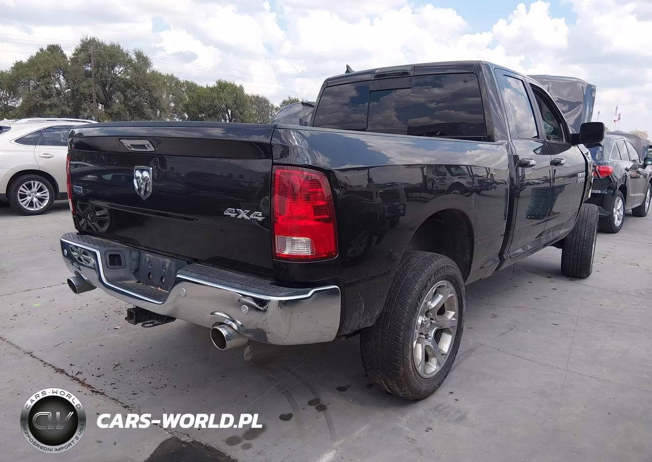 2017 Ram 1500 Laramie 4X4 6'4 Box VIN:1C6RR7JT1HS555707 - 4