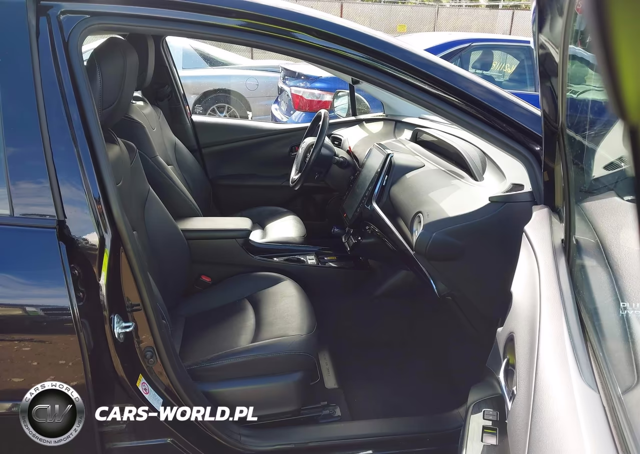 2020 Toyota Prius Prime Limited VIN:JTDKARFP1L3125929 - 5