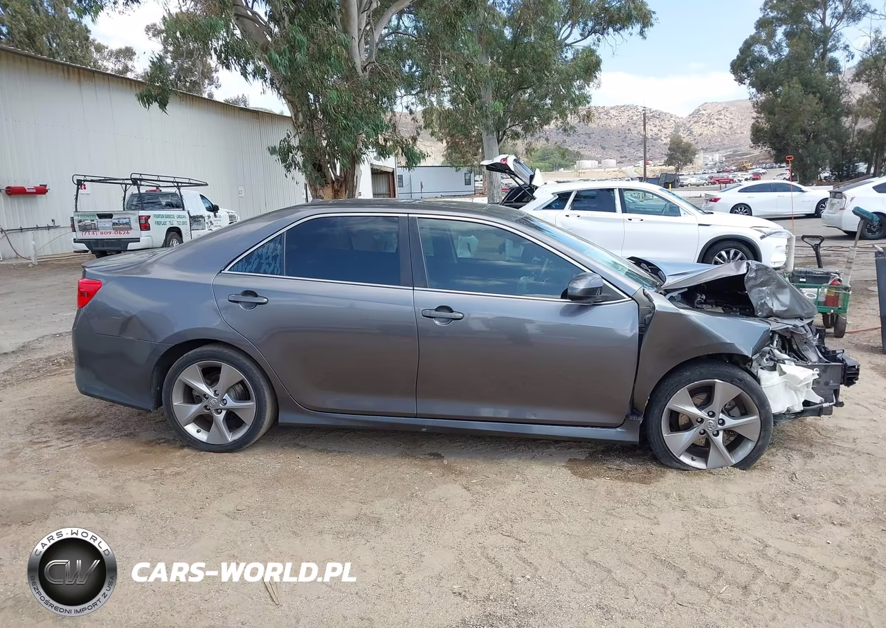 2014 Toyota Camry Se Sport VIN:4T1BF1FK5EU372953 - 13