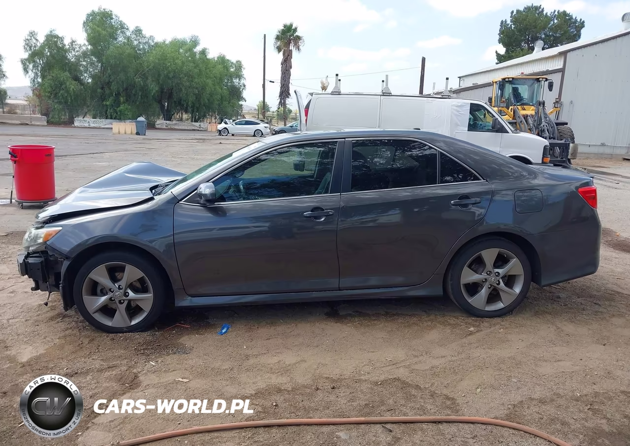 2014 Toyota Camry Se Sport VIN:4T1BF1FK5EU372953 - 14