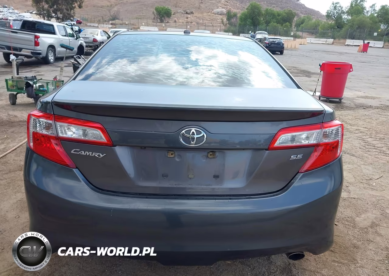 2014 Toyota Camry Se Sport VIN:4T1BF1FK5EU372953 - 16