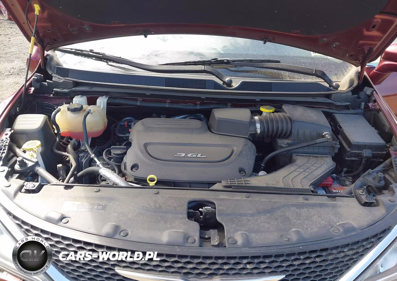 2018 Chrysler Pacifica Touring L VIN:2C4RC1BG6JR127356 - 10