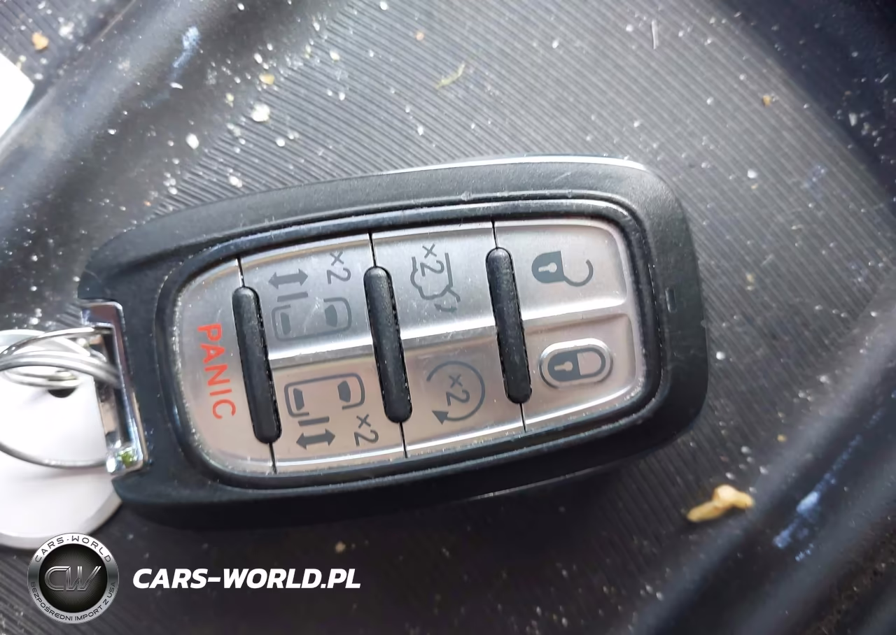 2018 Chrysler Pacifica Touring L VIN:2C4RC1BG6JR127356 - 11