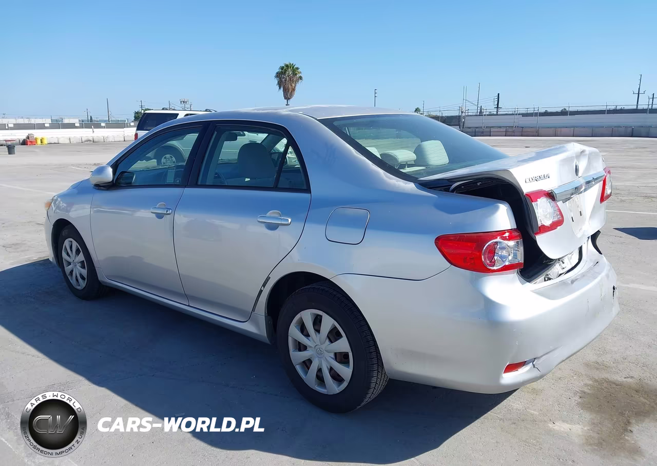 2011 Toyota Corolla Le VIN:JTDBU4EE3BJ101880 - 3
