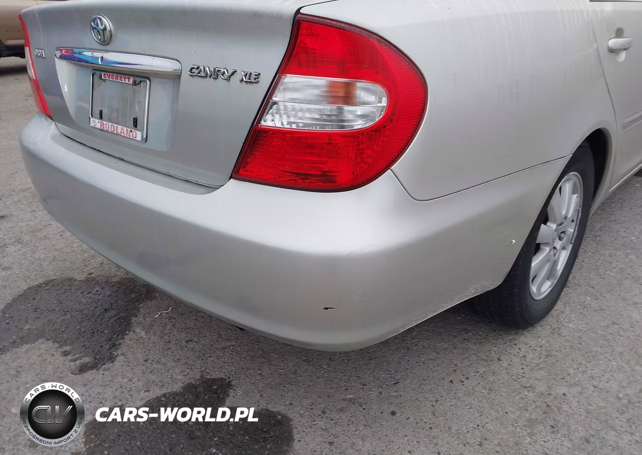 2002 Toyota Camry Xle VIN:JTDBE32K320113289 - 12