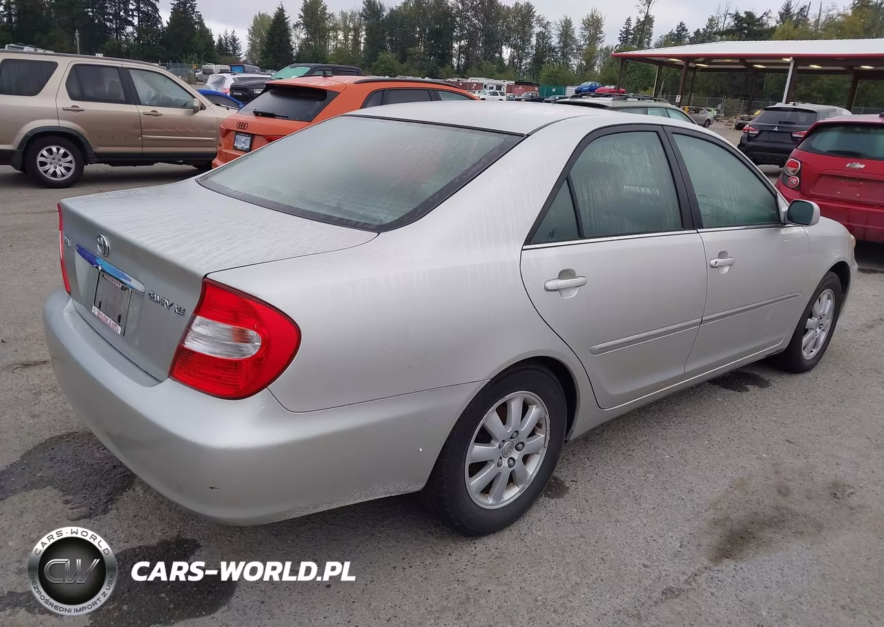 2002 Toyota Camry Xle VIN:JTDBE32K320113289 - 4