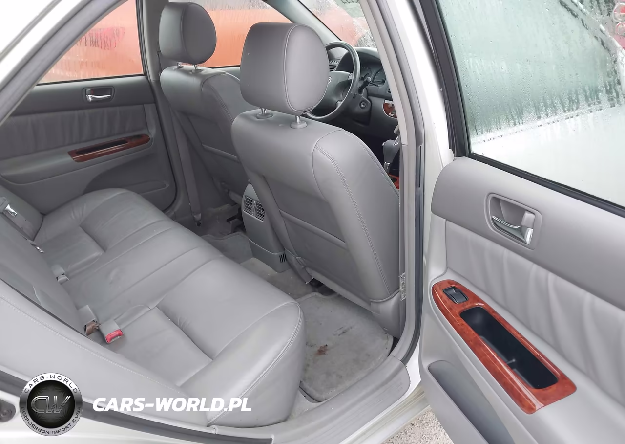 2002 Toyota Camry Xle VIN:JTDBE32K320113289 - 8