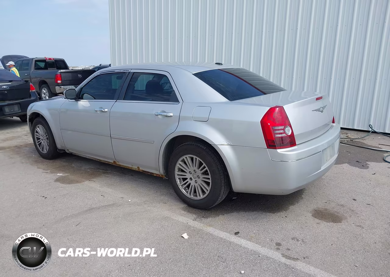 2010 Chrysler 300 Touring-Signature Series-Executive Series VIN:2C3CA5CV2AH191694 - 3