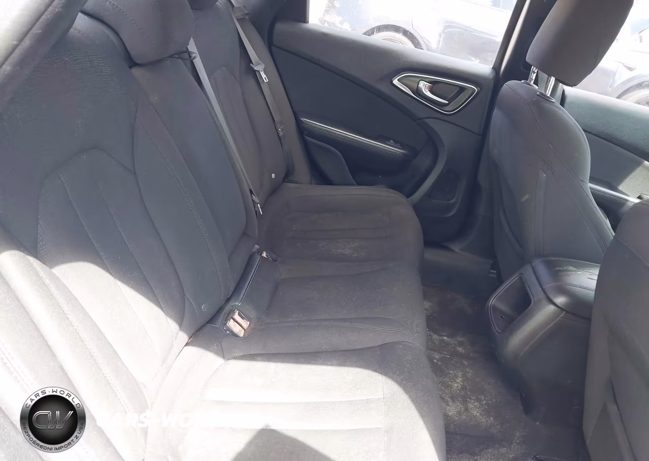 2015 Chrysler 200 Limited VIN:1C3CCCAB5FN679091 - 8
