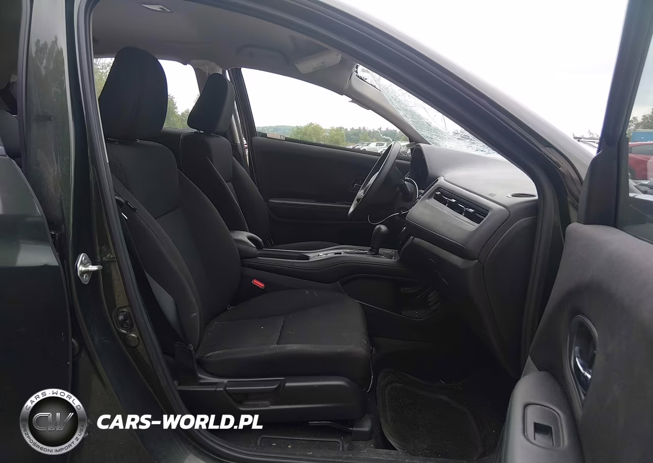 2018 Honda Hr-V Lx VIN:3CZRU6H31JM715097 - 5