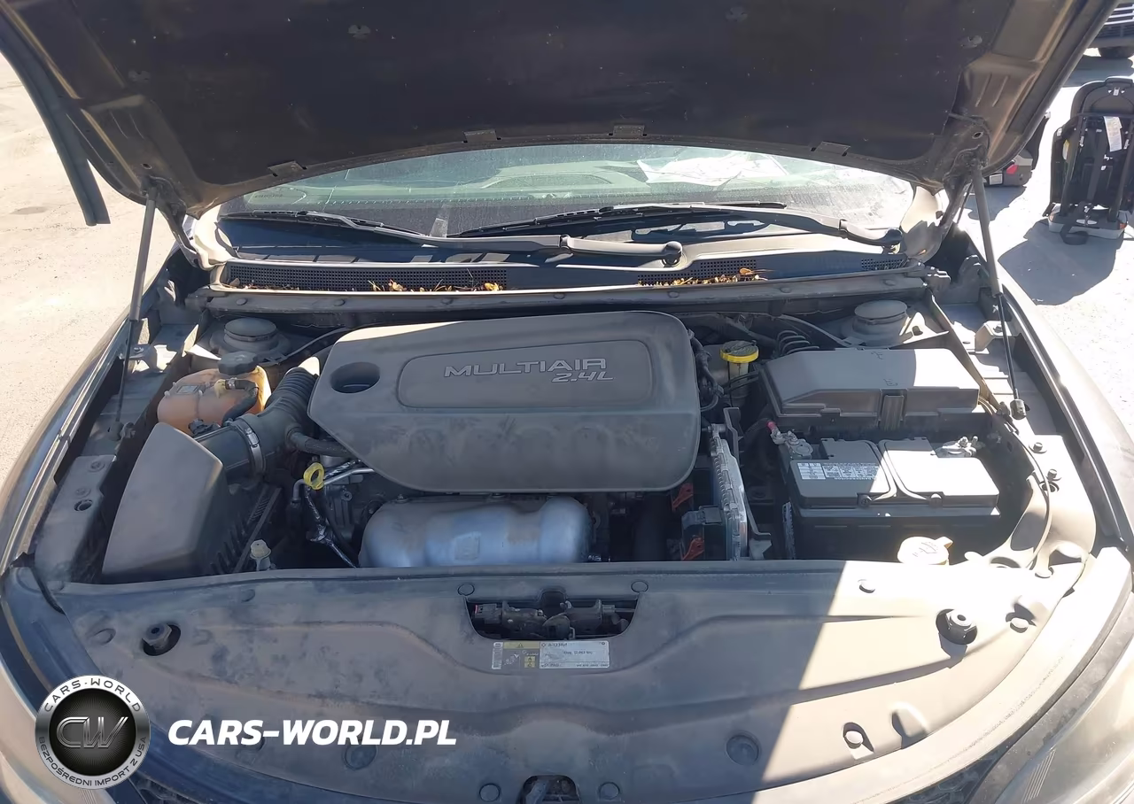 2015 Chrysler 200 S VIN:1C3CCCBB0FN682396 - 10