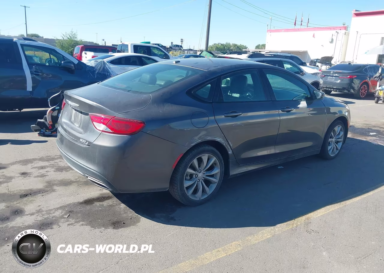 2015 Chrysler 200 S VIN:1C3CCCBB0FN682396 - 4
