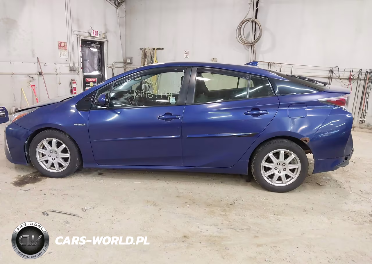 2016 Toyota Prius Four Touring VIN:JTDKARFU8G3524932 - 14