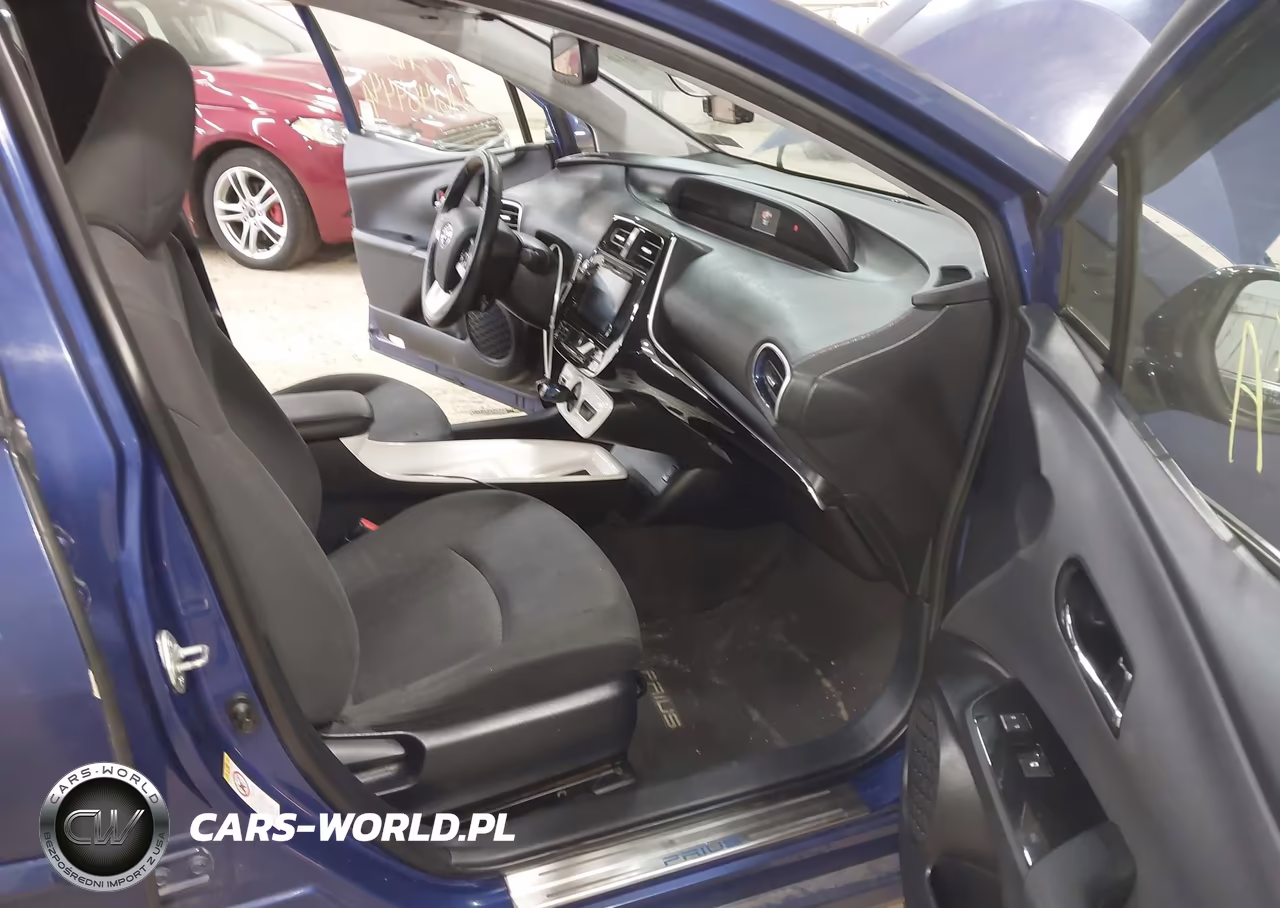 2016 Toyota Prius Four Touring VIN:JTDKARFU8G3524932 - 5