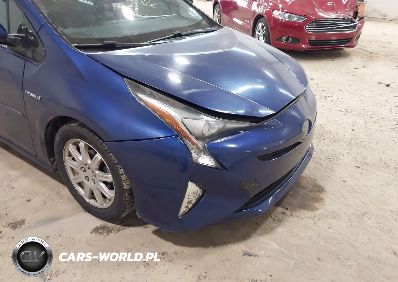 2016 Toyota Prius Four Touring VIN:JTDKARFU8G3524932 - 6