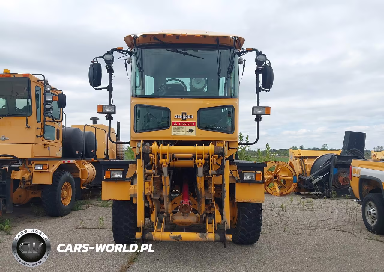 2008 Oshkosh Motor Truck Co. Chassis H VIN:10TBFAP158S102630 - 12