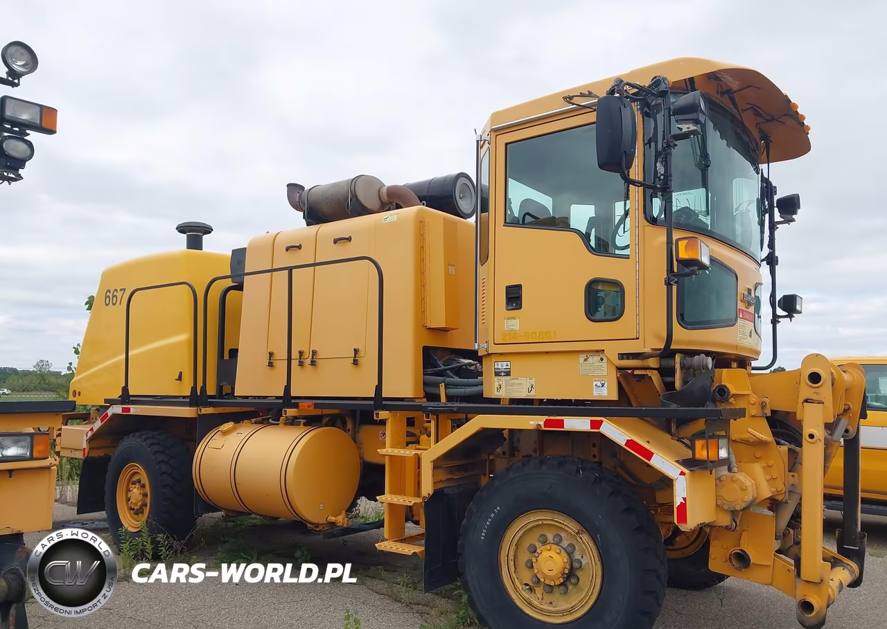 2008 Oshkosh Motor Truck Co. Chassis H VIN:10TBFAP158S102630 - 13