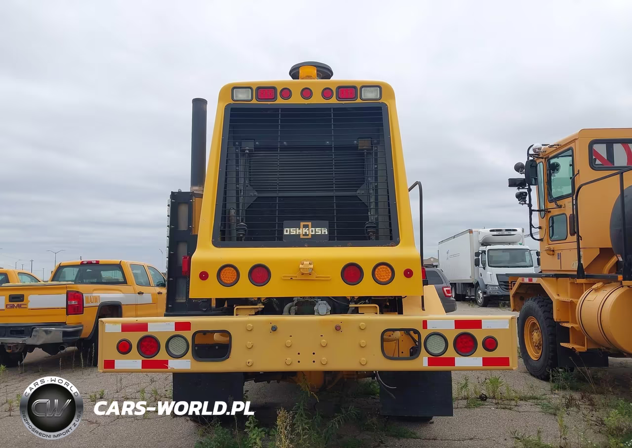2008 Oshkosh Motor Truck Co. Chassis H VIN:10TBFAP158S102630 - 15