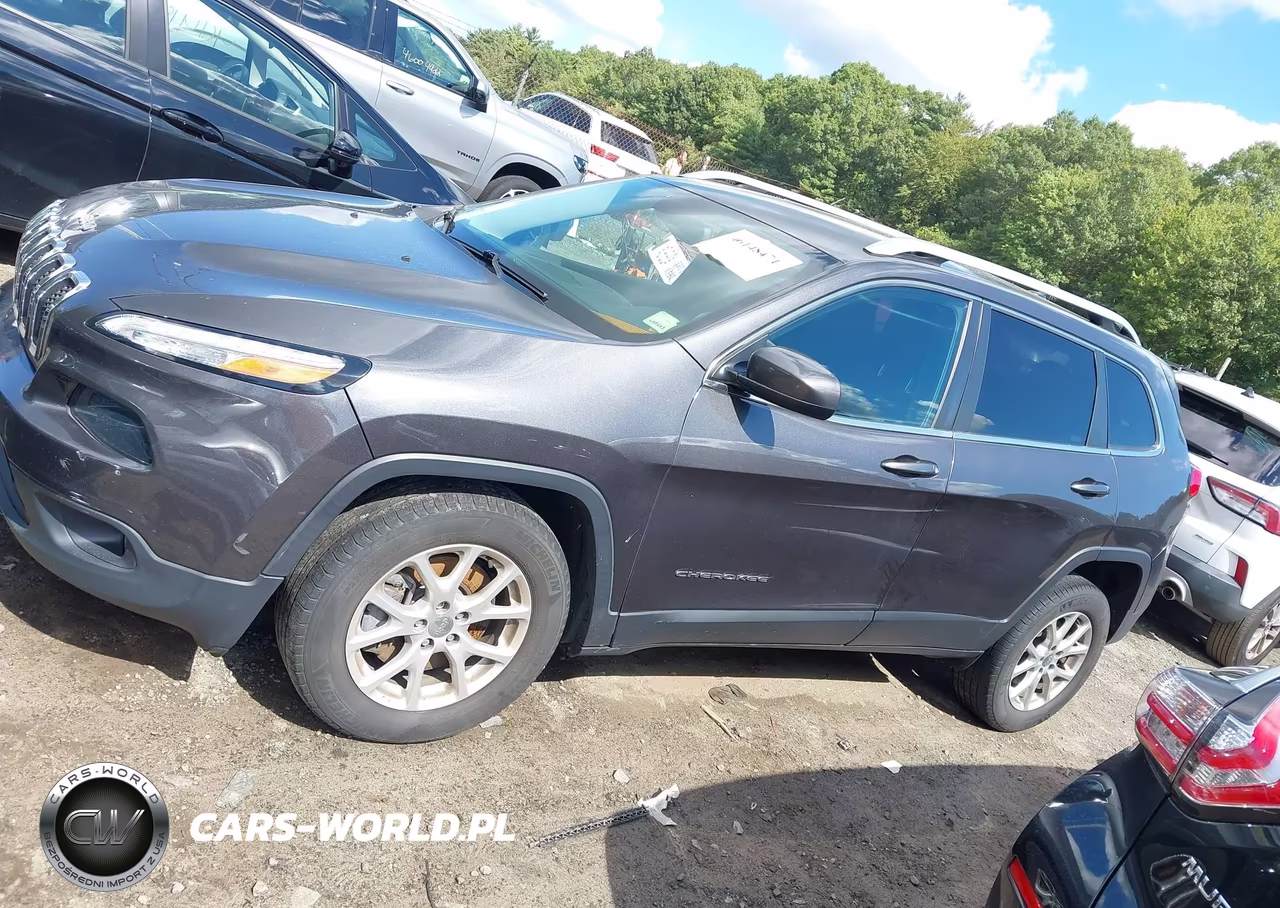2015 Jeep Cherokee Latitude VIN:1C4PJMCS7FW795330 - 15