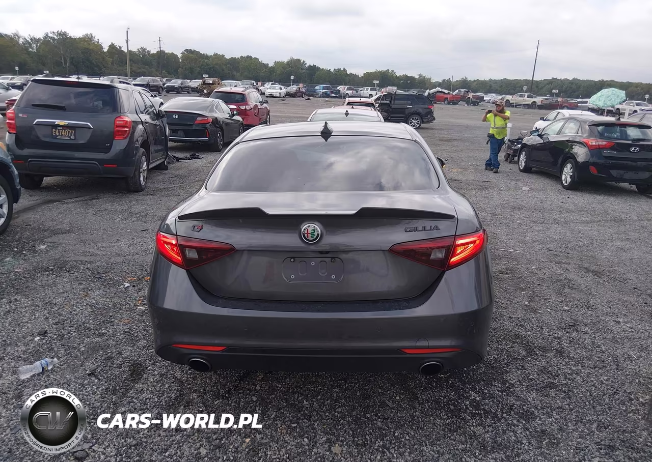 2021 Alfa Romeo Giulia Ti VIN:ZARFANBN9M7649599 - 16