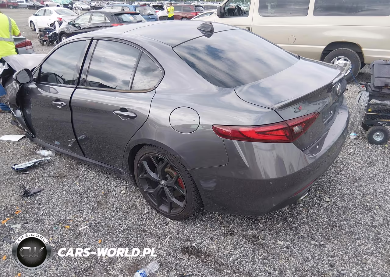 2021 Alfa Romeo Giulia Ti VIN:ZARFANBN9M7649599 - 3