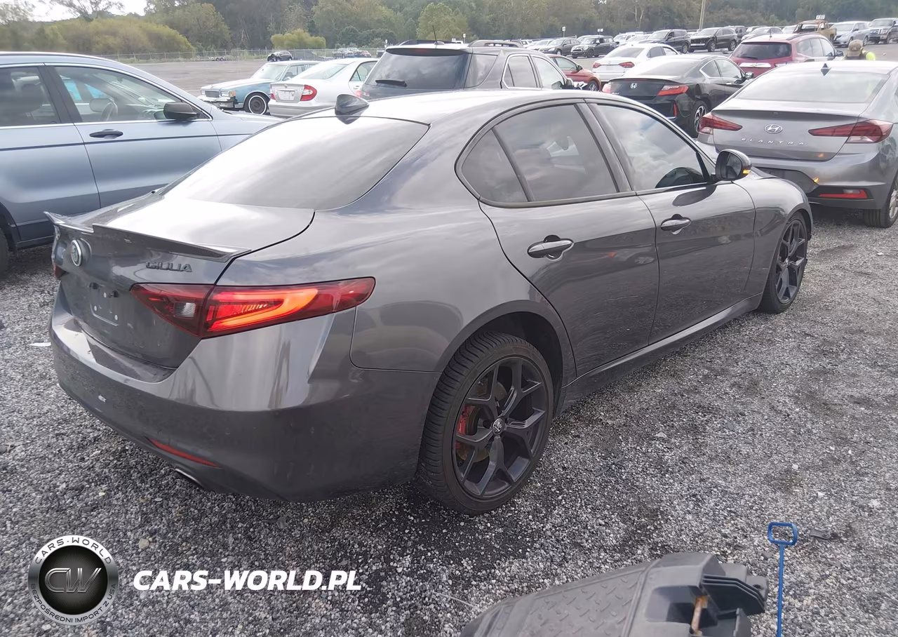 2021 Alfa Romeo Giulia Ti VIN:ZARFANBN9M7649599 - 4