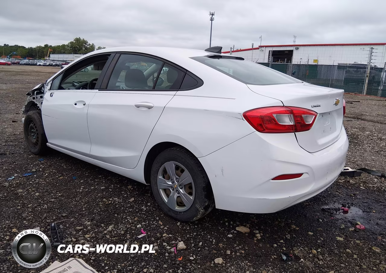 2017 Chevrolet Cruze Ls Auto VIN:1G1BC5SM2H7113893 - 3
