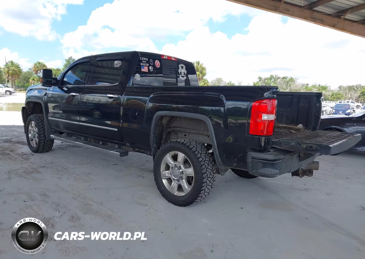 2018 GMC Sierra 2500Hd Denali VIN:1GT12UEY6JF161164 - 3