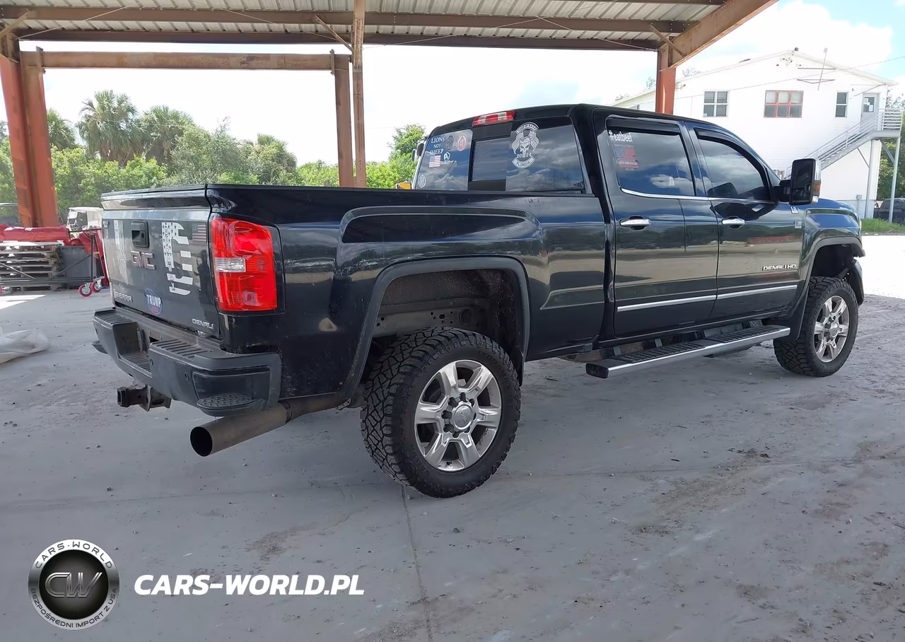 2018 GMC Sierra 2500Hd Denali VIN:1GT12UEY6JF161164 - 4