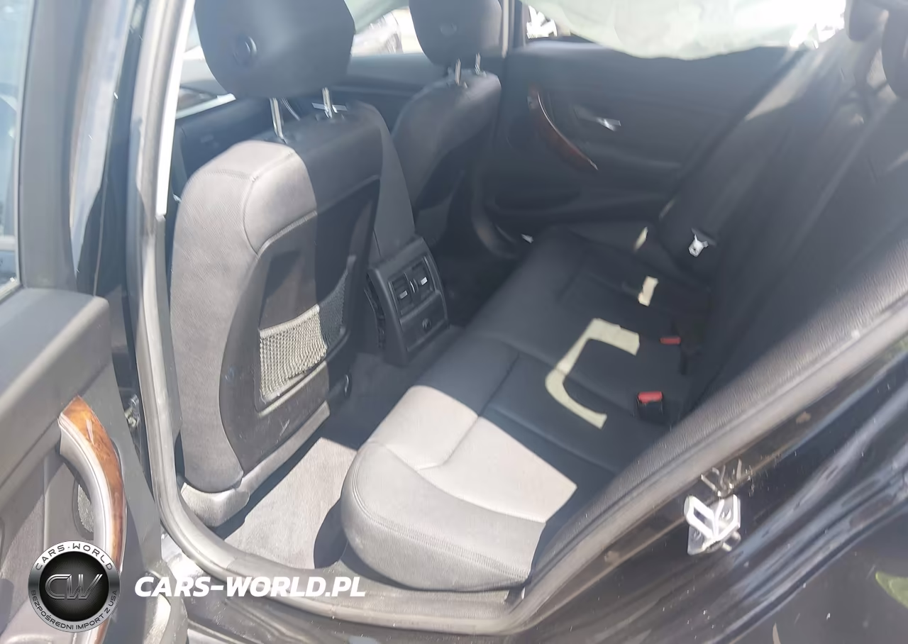 2018 BMW 320I xDrive VIN:WBA8E5G52JNV02237 - 8