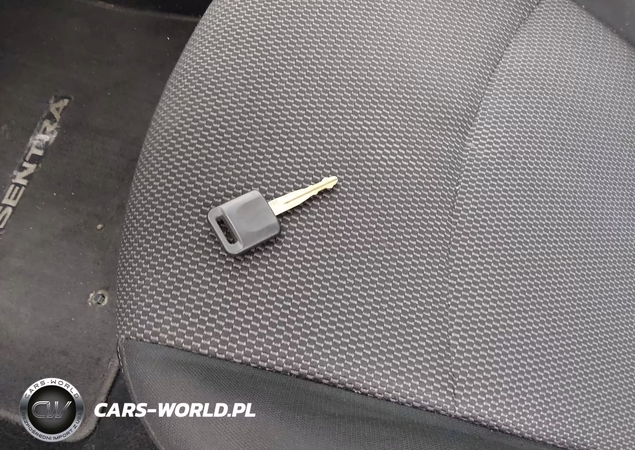 2019 Nissan Sentra S VIN:3N1AB7AP0KY352302 - 11