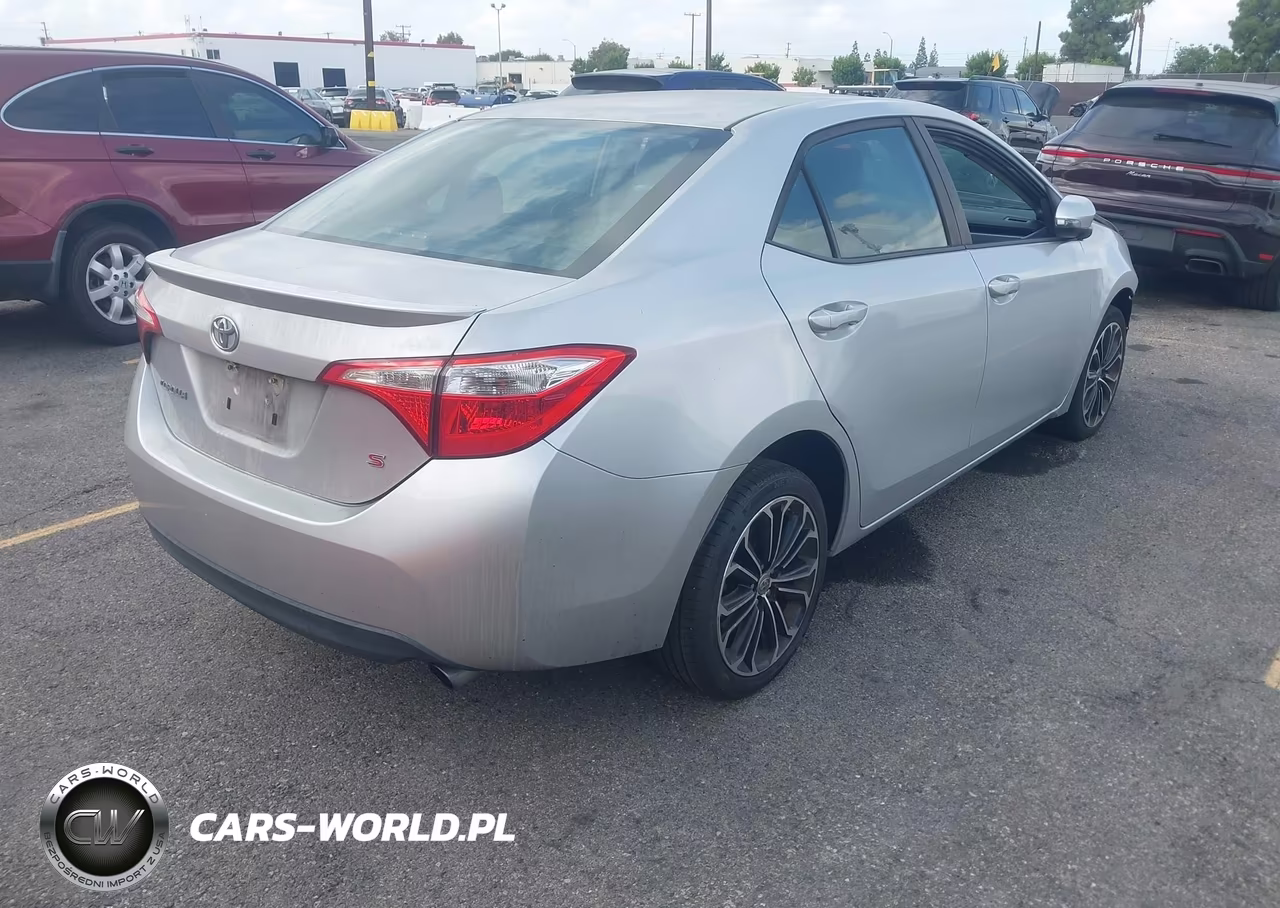 2015 Toyota Corolla S Plus VIN:5YFBURHE6FP349941 - 4