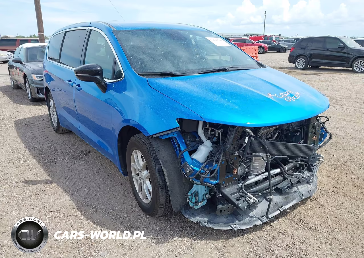 2026 Chrysler Pacifica Select VIN:2C4RC1BGXTR200618 - 1